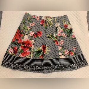 White House Black Market Floral Patterned Lined Flare Women’s Skirt Size 2